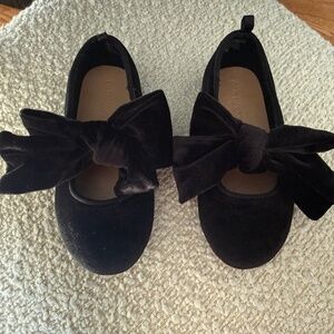 Velvet Bow Flats